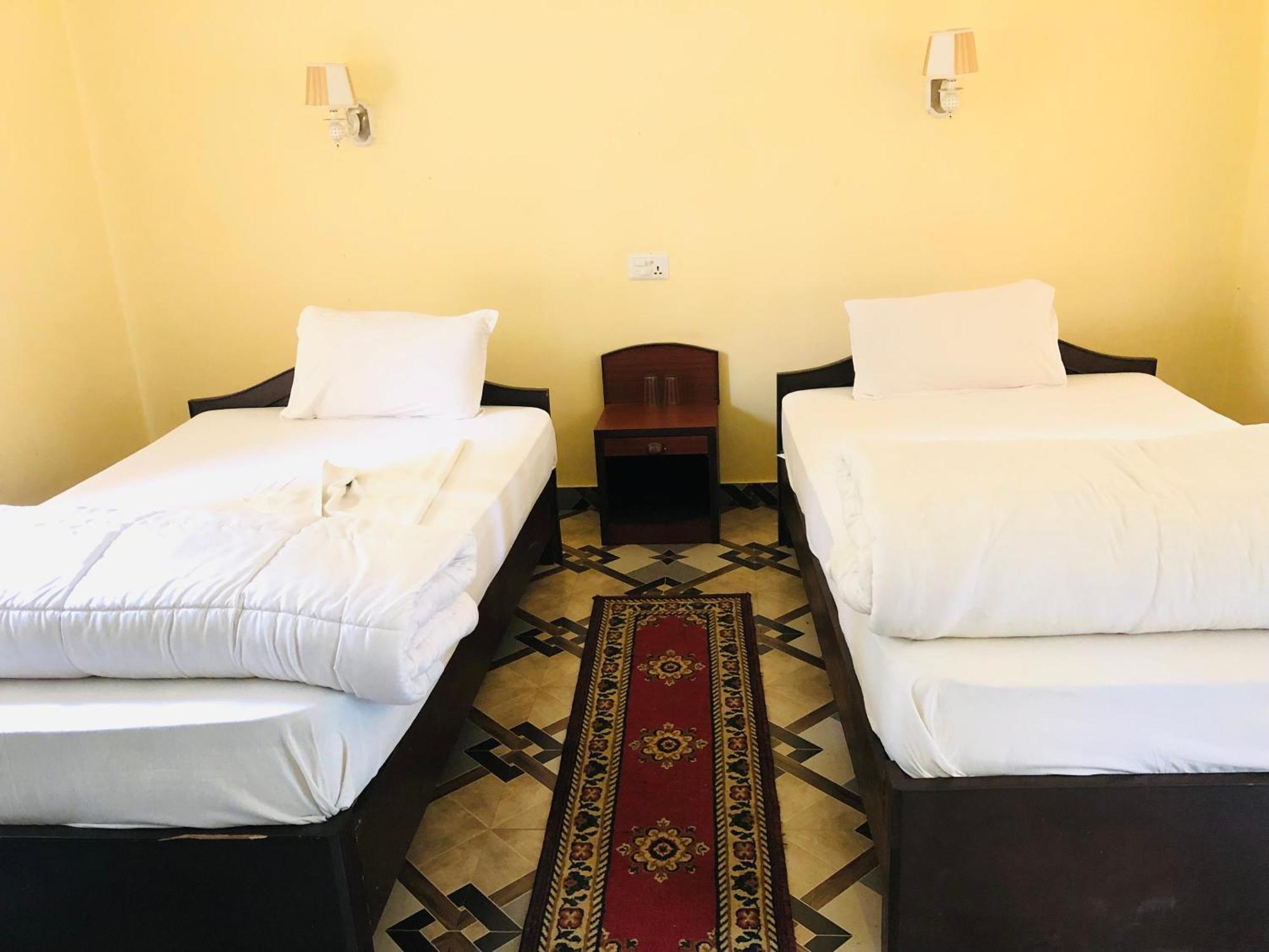 Silent Park Otel Sauraha Dış mekan fotoğraf