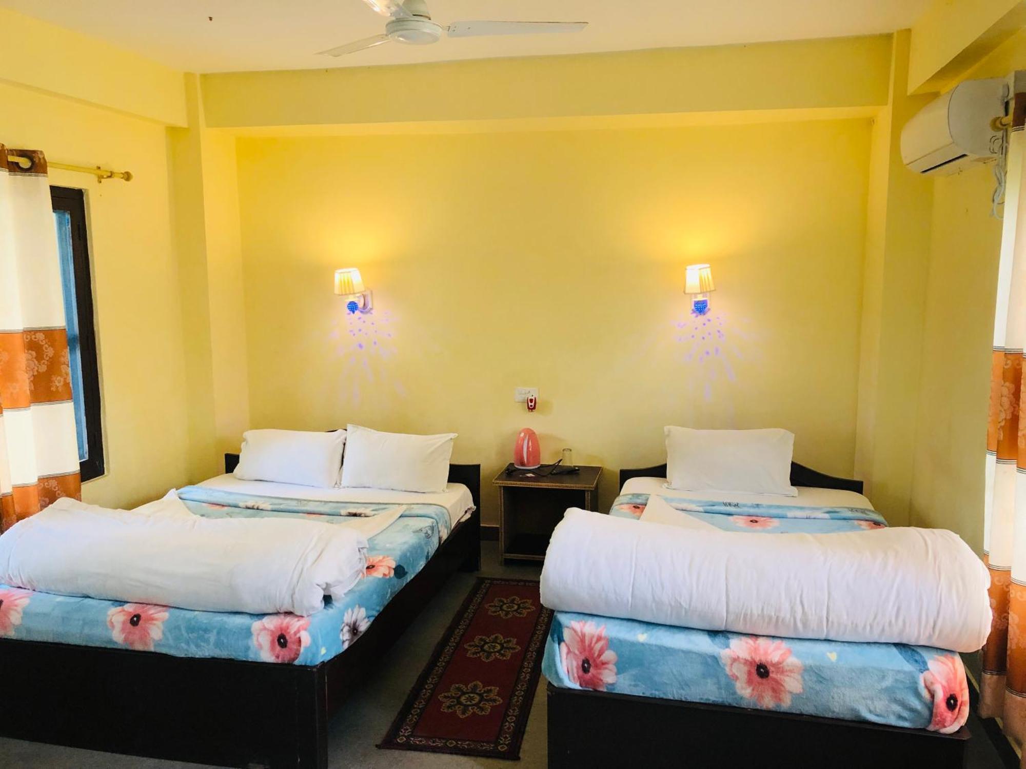 Silent Park Otel Sauraha Dış mekan fotoğraf